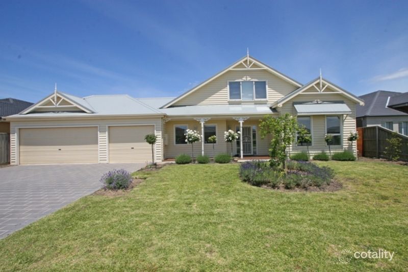 11 Whiteley Way, Pakenham, VIC 3810