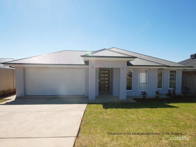 12 Flack Cres, Boorooma, NSW 2650