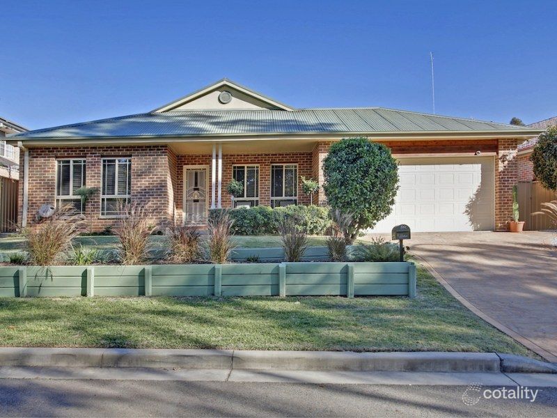 8 Eucalyptus Cct, Mount Annan, NSW 2567