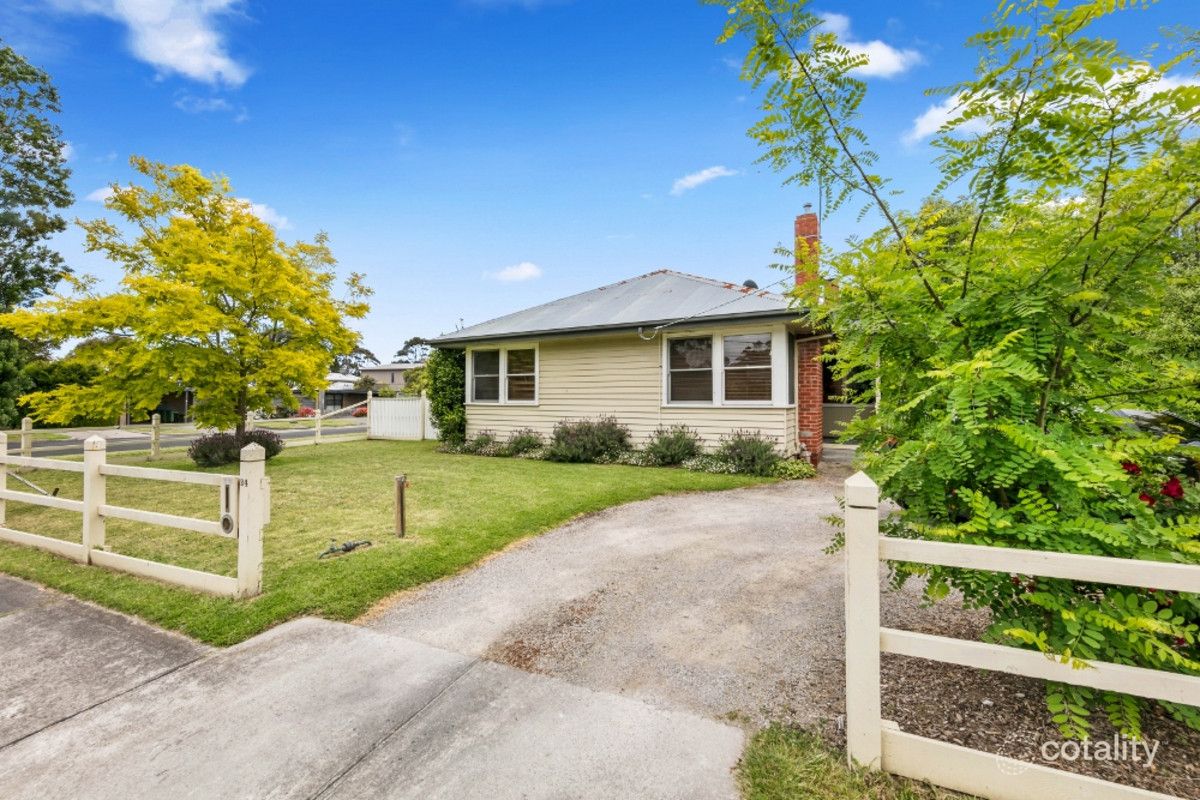 24 Surrey St, Mornington, VIC 3931
