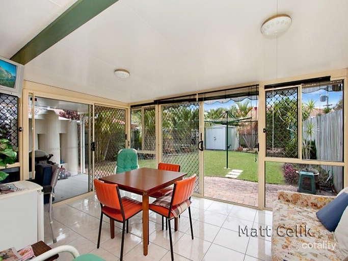 1/4 Russell Ct, Miami, QLD 4220