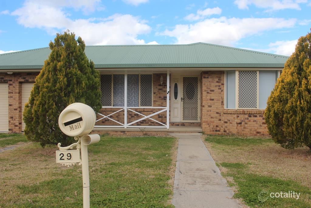 29 George St, Tenterfield, NSW 2372