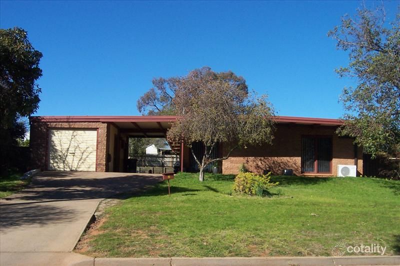 2 Watson St, Young, NSW 2594