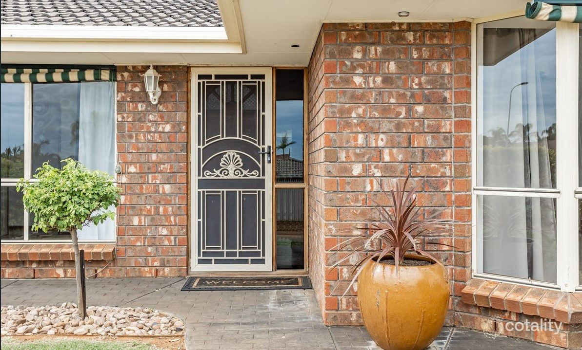 2 Cassinia St, Craigmore, SA 5114