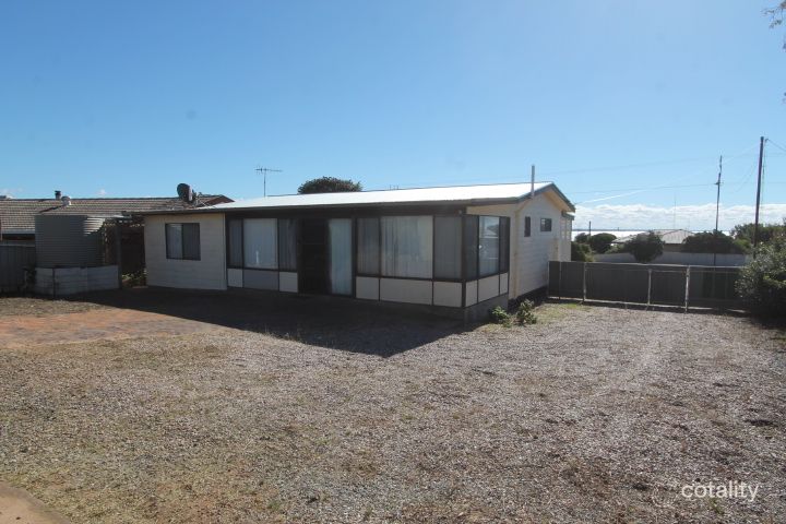 37 O'Loughlin Tce, Port Neill, SA 5604