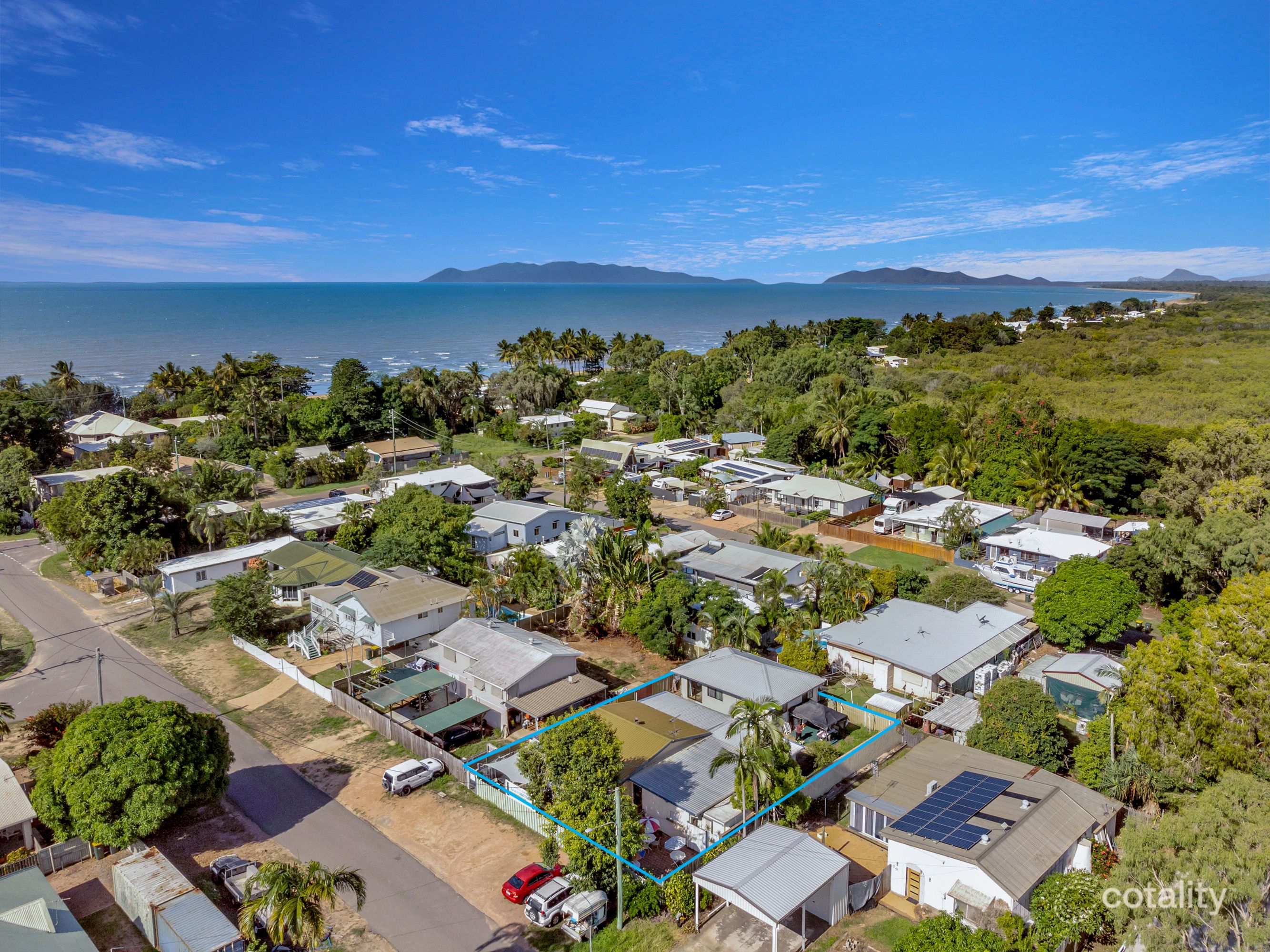 31 Lagoon Cres, Saunders Beach, QLD 4818