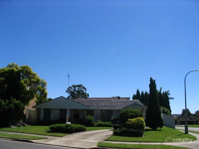 10 Lozano Pl, Bossley Park, NSW 2176