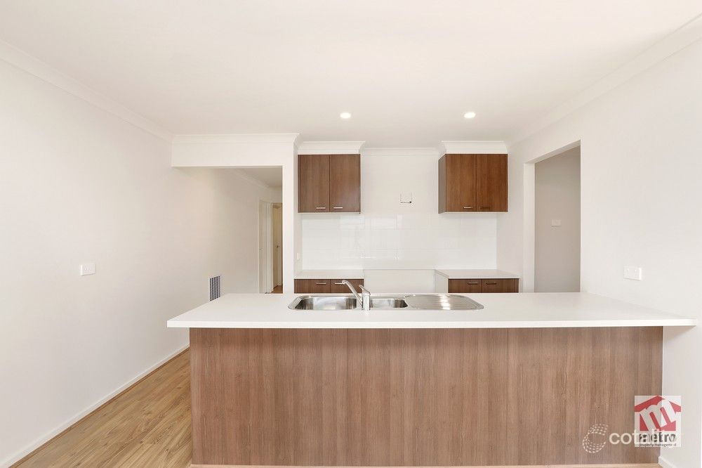 61 Lancers Dr, Harkness, VIC 3337