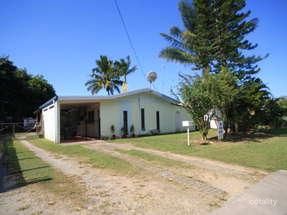 8 Dunbar St, Mooroobool, QLD 4870