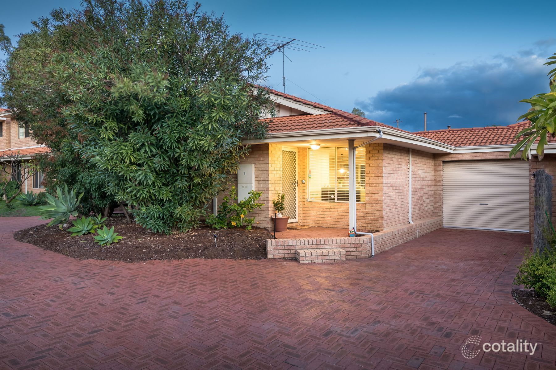 50b Deanmore Rd, Scarborough, WA 6019