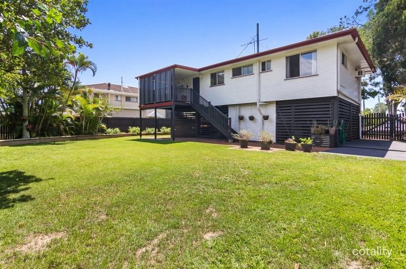 21 School Rd, Wynnum West, QLD 4178