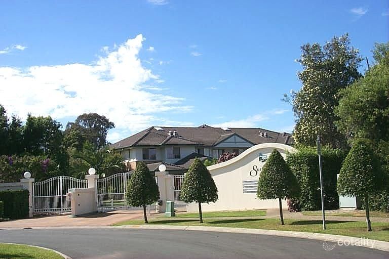 4/3 Bronberg Ct, Southport, QLD 4215