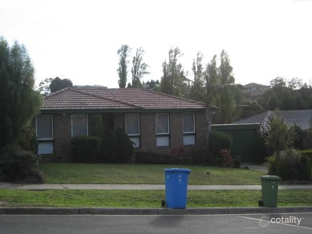 36 Lawson Way, Endeavour Hills, VIC 3802