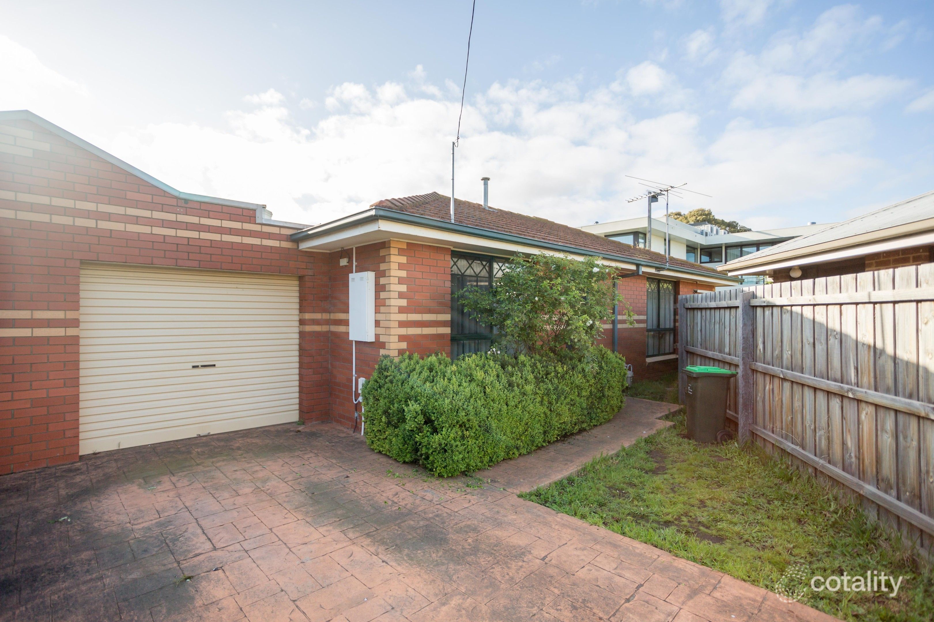 2/23 Southernhay St, Reservoir, VIC 3073