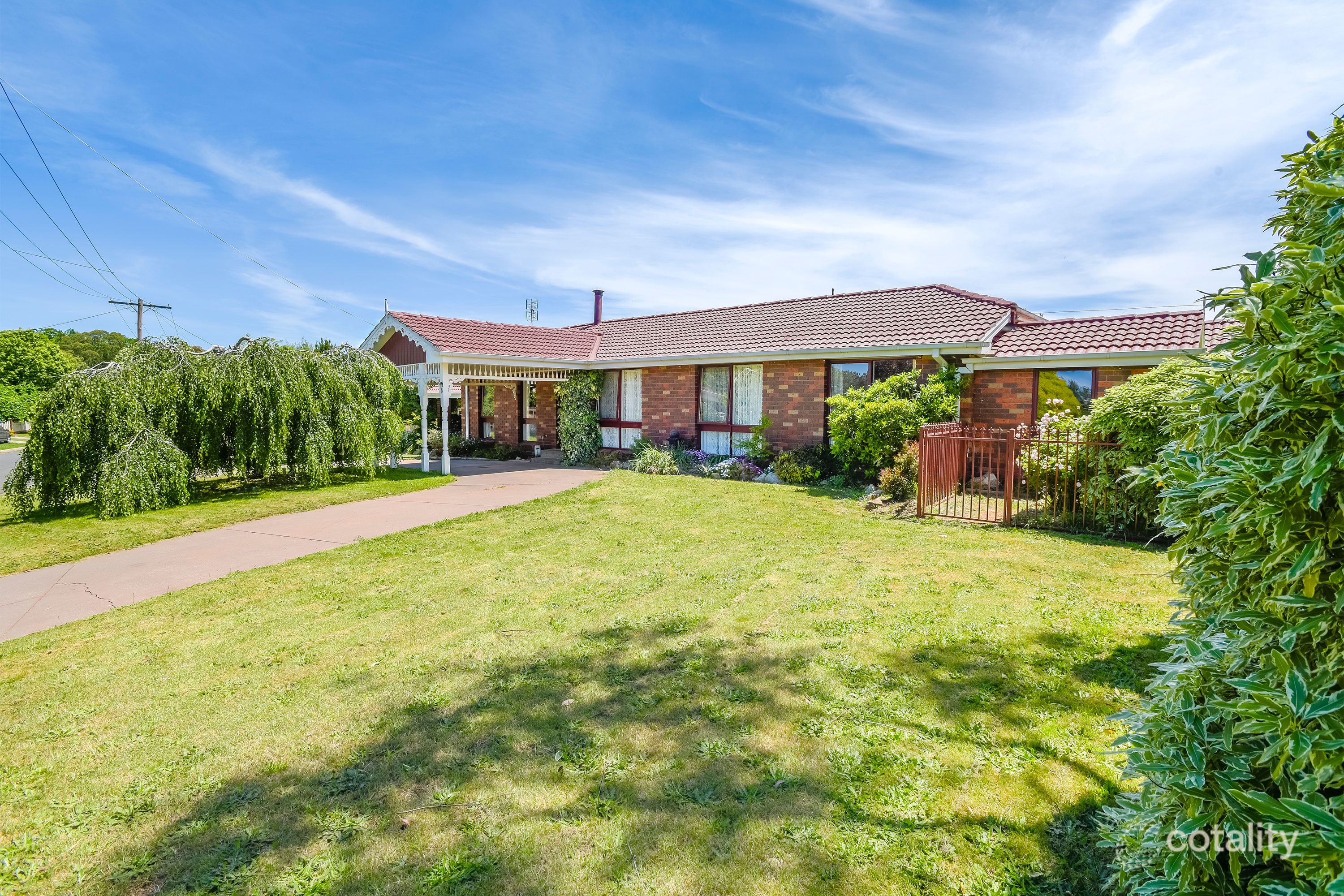5 Stuart Dr, Woodend, VIC 3442