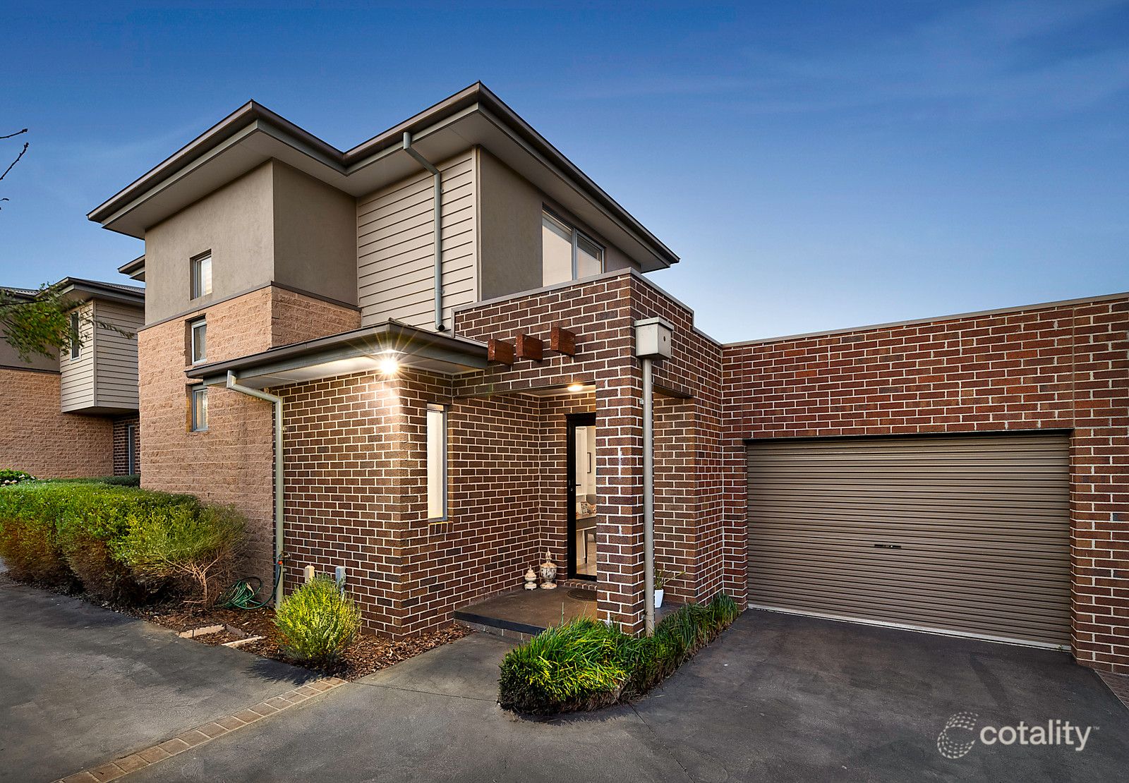 2/12 Evans Cres, Reservoir, VIC 3073