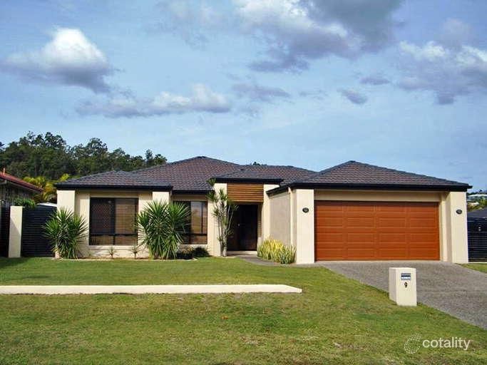 9 Feathertop Cres, Pacific Pines, QLD 4211