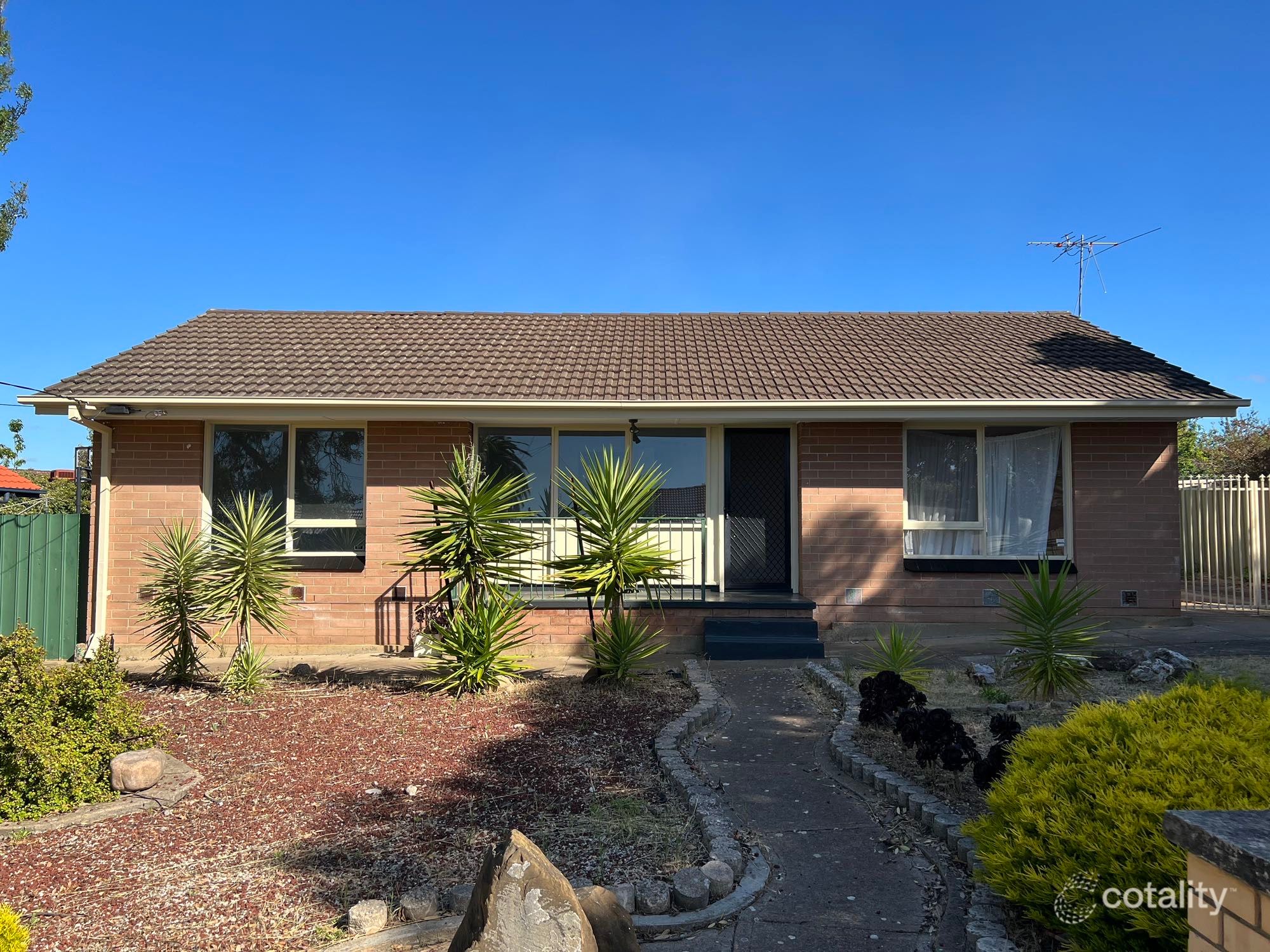 4 Blaise St, Christie Downs, SA 5164