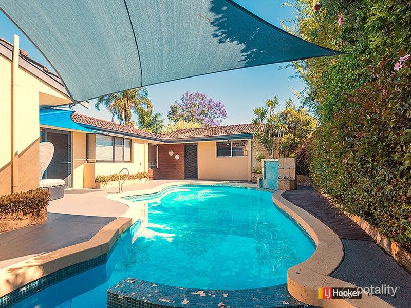 22 Gladstone Rd, Leeming, WA 6149