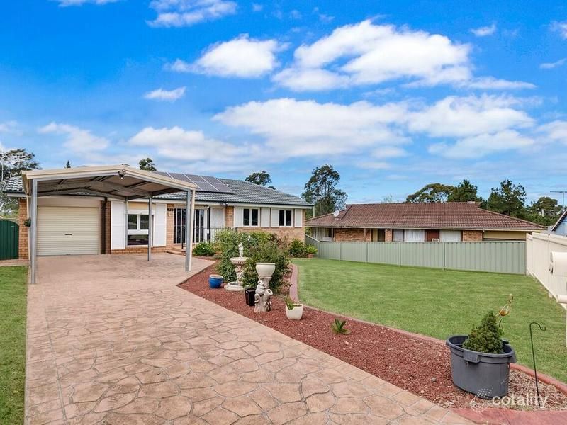 14 Cooradilla Pl, Bradbury, NSW 2560