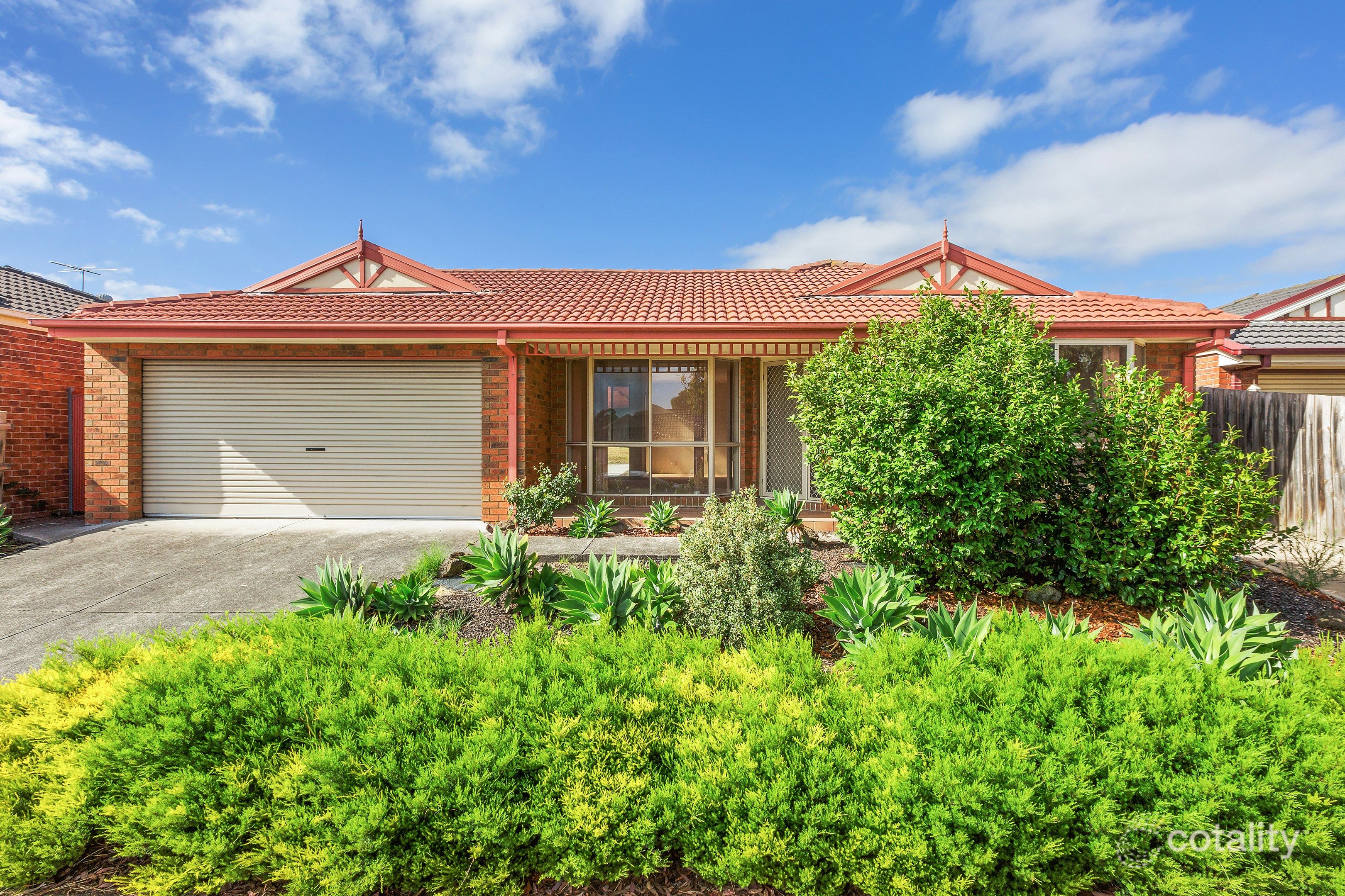 12 Edinburgh Dr, Skye, VIC 3977