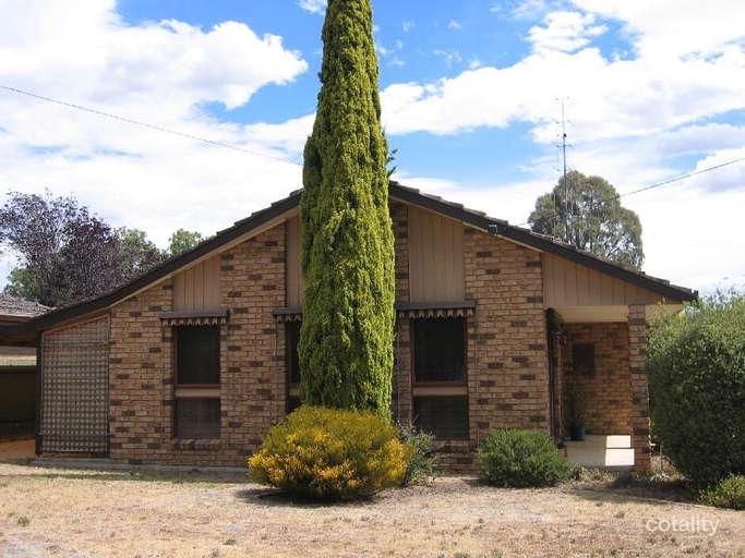 17 Ebden St, Heathcote, VIC 3523