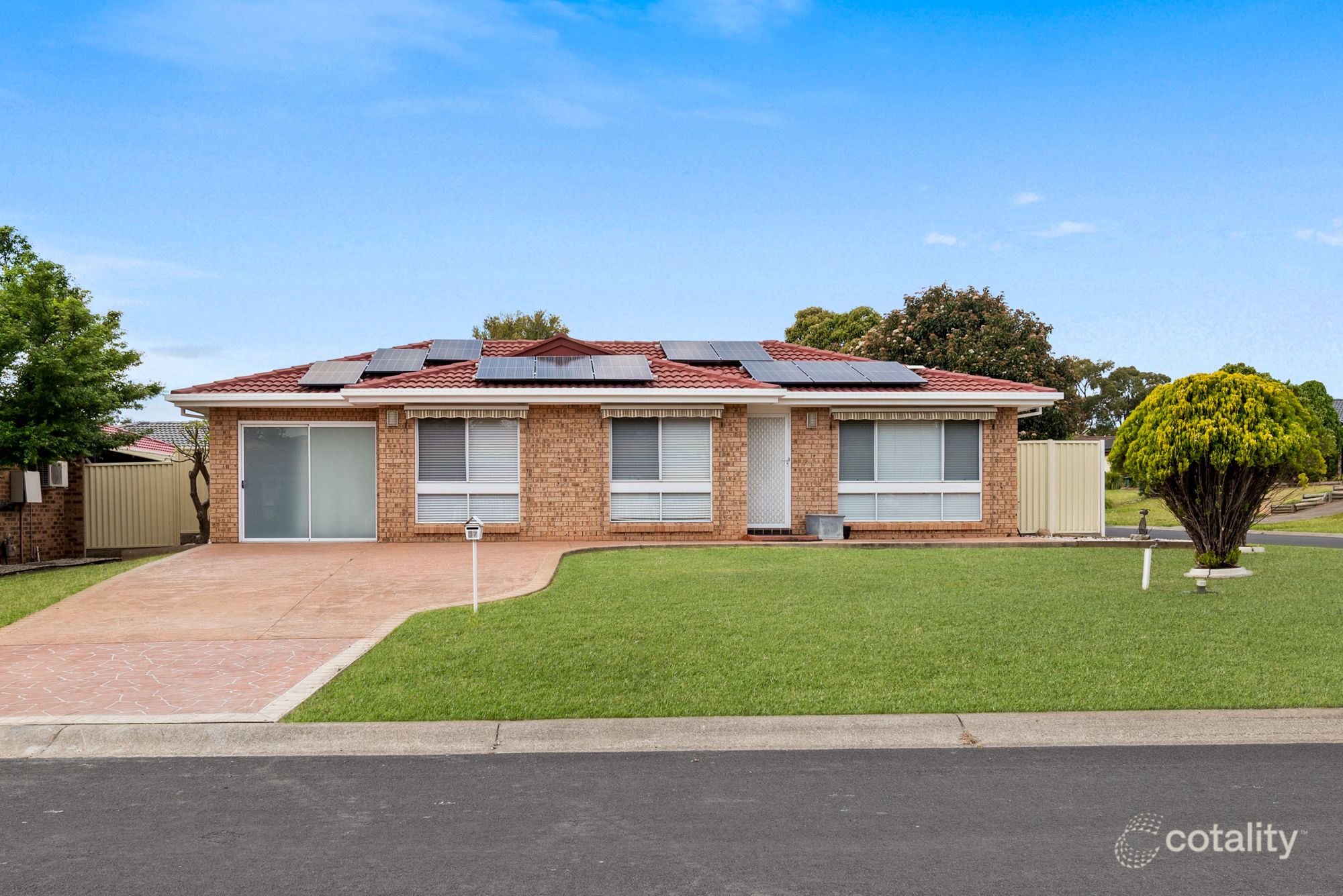 37 Desdemona St, Rosemeadow, NSW 2560