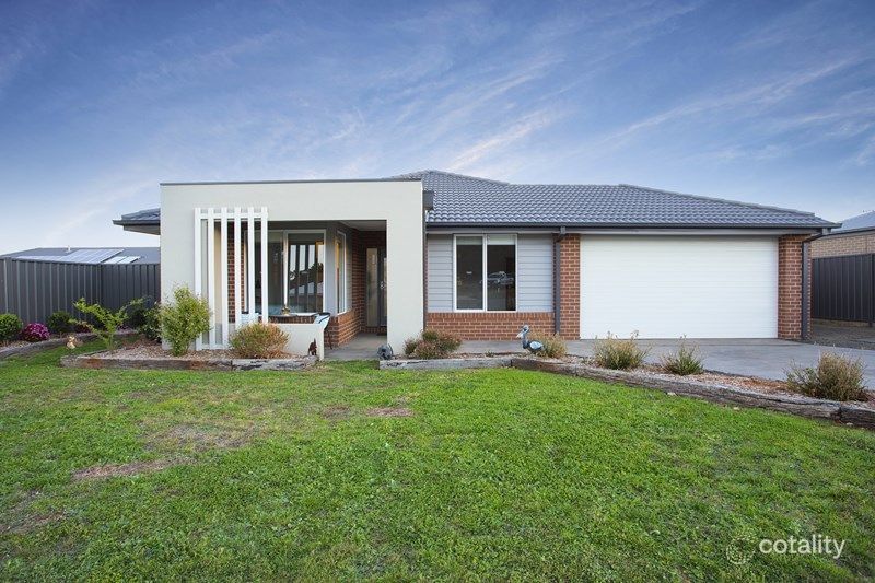 38 Casuarina Dr, Romsey, VIC 3434