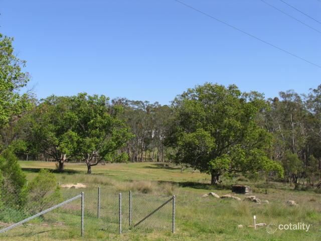 11 Dale St, Crows Nest, QLD 4355