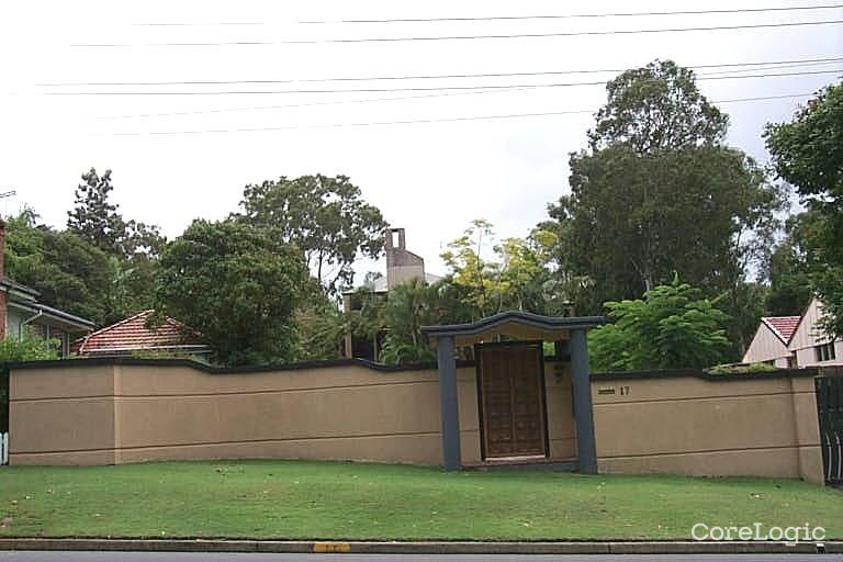 17 Winchester St, Southport, QLD 4215