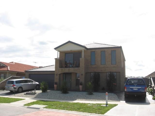 8 Panmure Ct, Berwick, VIC 3806