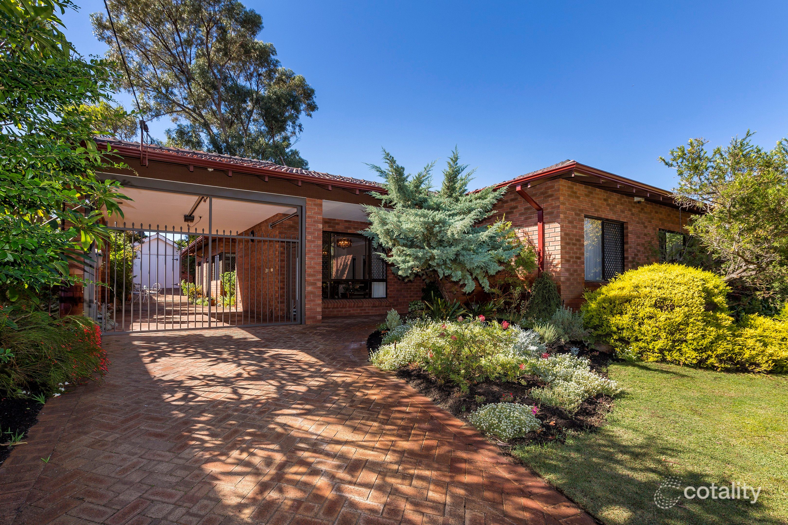 22 Clanmel Rd, Floreat, WA 6014