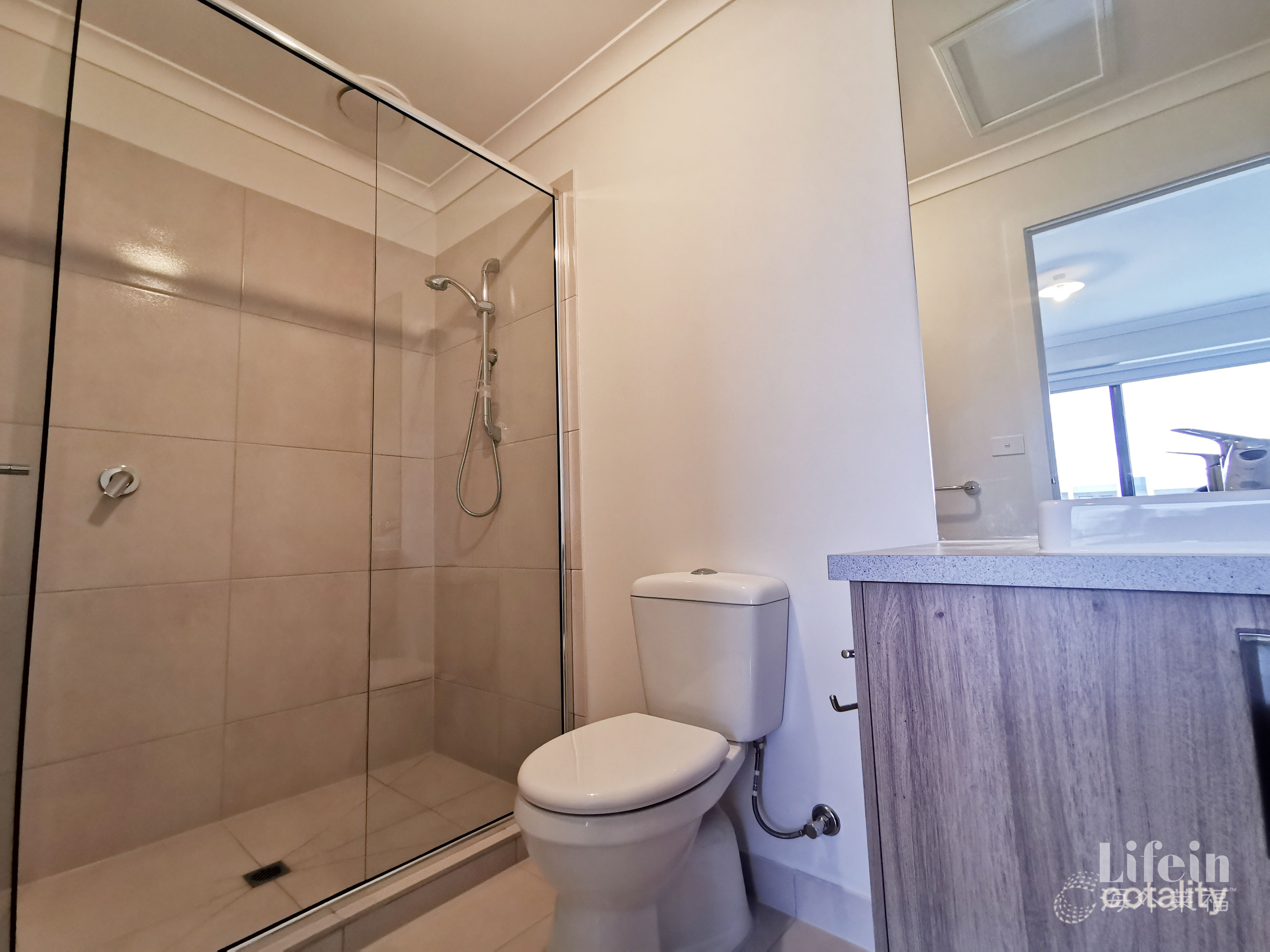 12 Helensburch Passage, Cranbourne West, VIC 3977