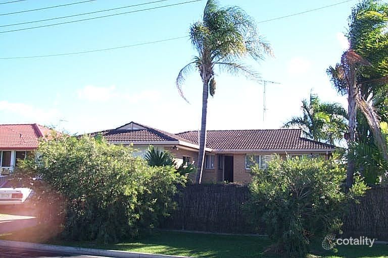 21 Summerland Key, Broadbeach Waters, QLD 4218