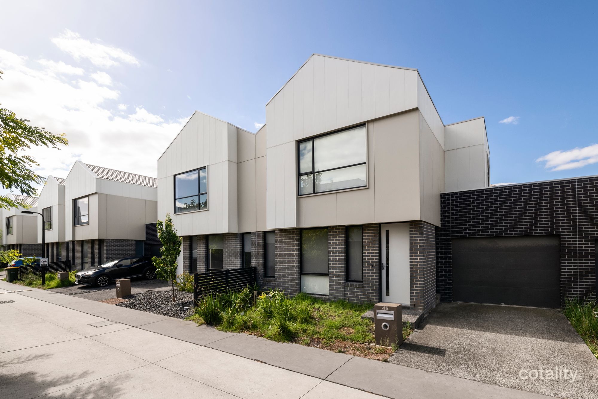 45 Quarter Cct, Springvale, VIC 3171