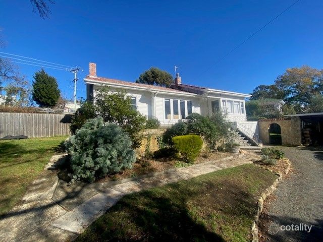 2 Gordon Ave, Mount Stuart, TAS 7000