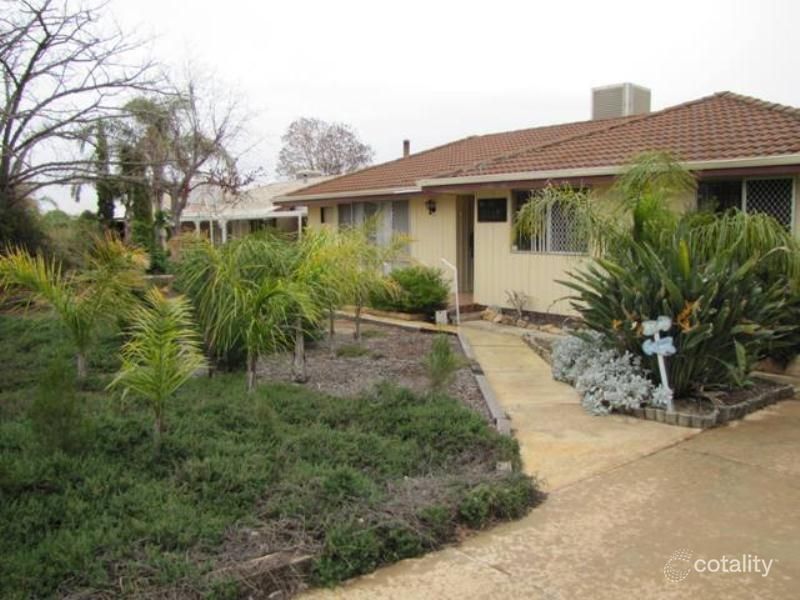 16 Pioneers Rd, Merredin, WA 6415