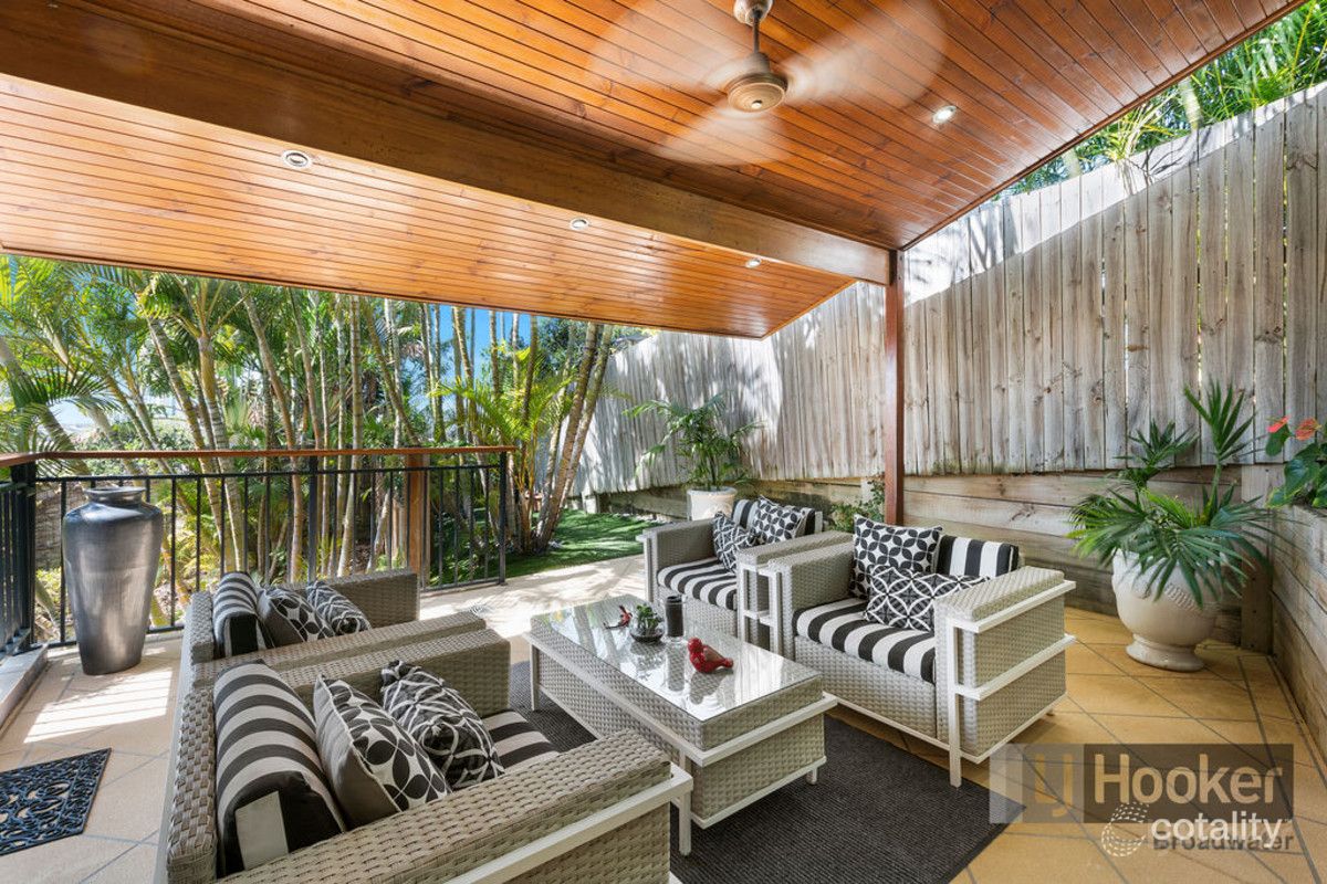 4/62 Imperial Pde, Labrador, QLD 4215