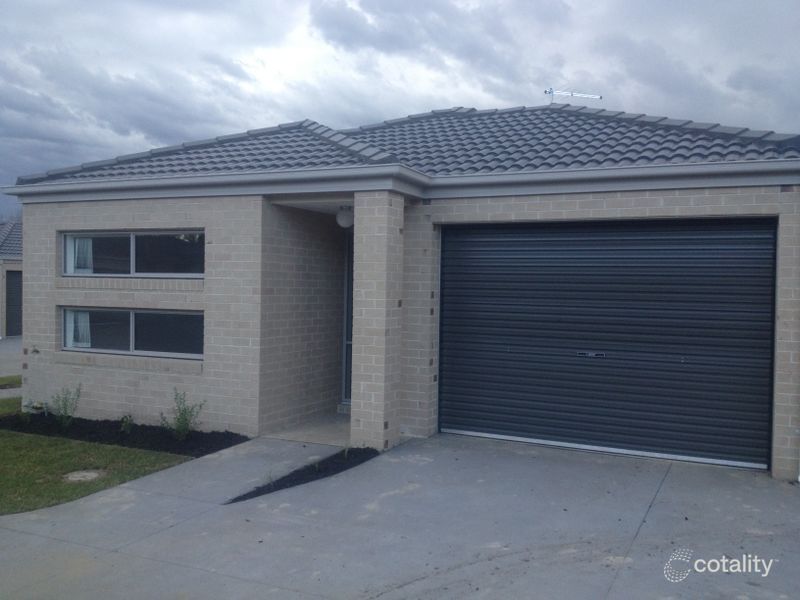 12/34 Sir Thomas Dr, Pakenham, VIC 3810