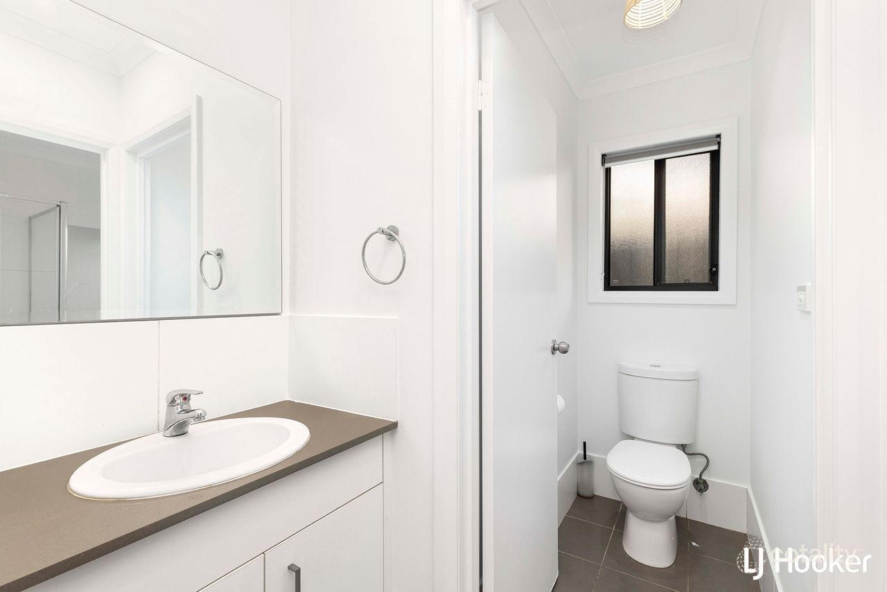 16 Ronald Walker St, Casey, ACT 2913