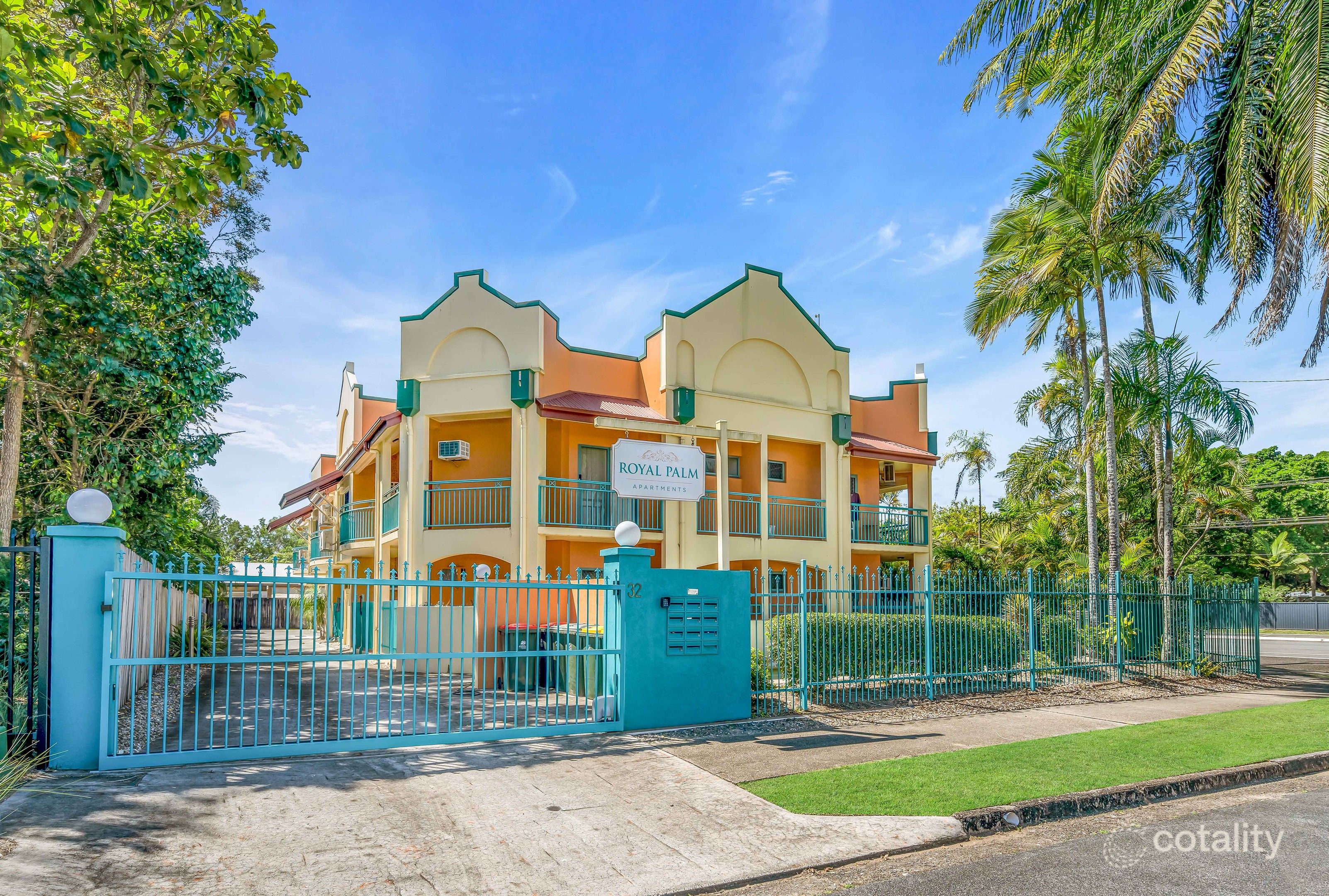 2/32 Little St, Manunda, QLD 4870