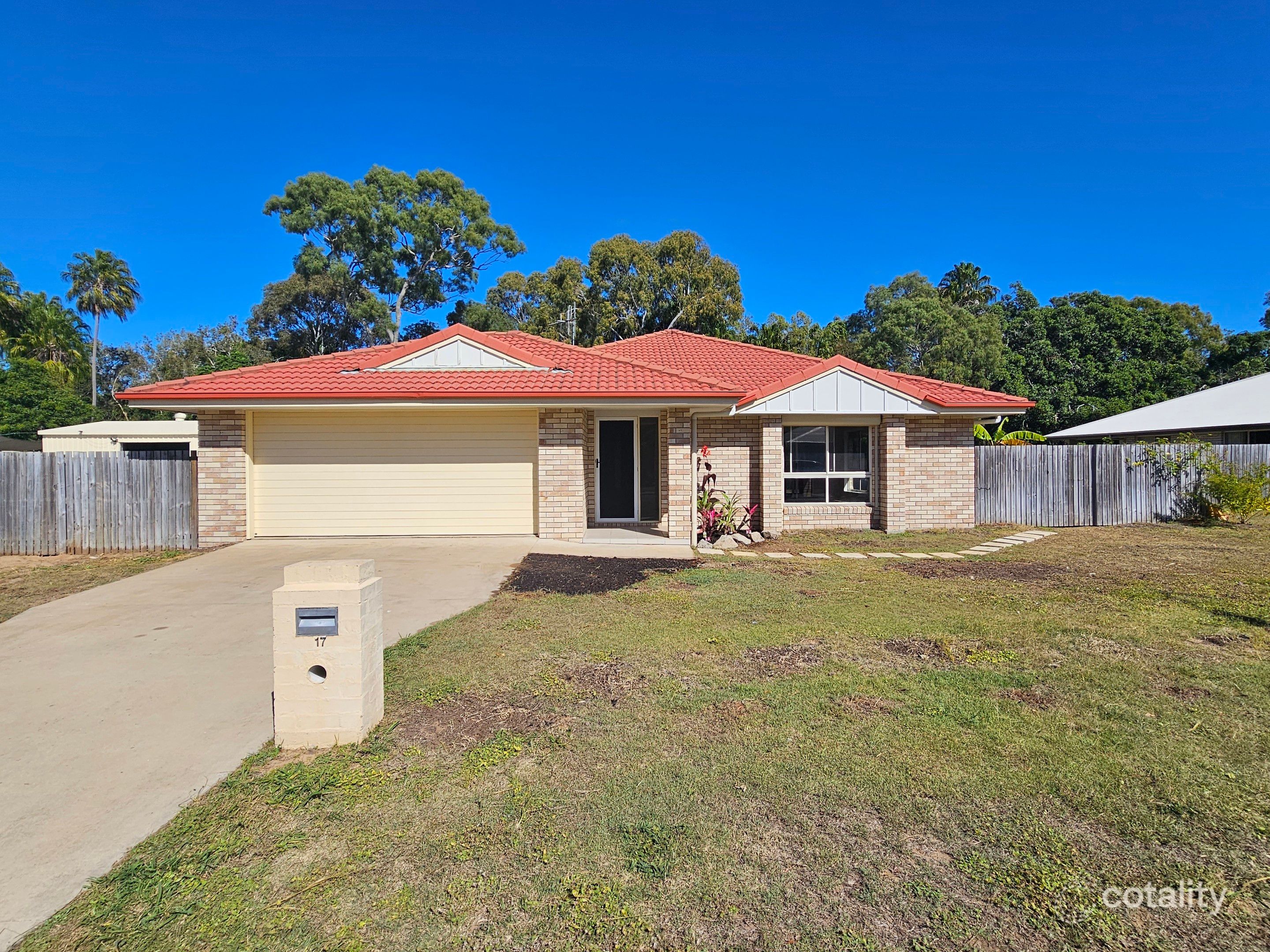 17 Monarch Ave, Moore Park Beach, QLD 4670