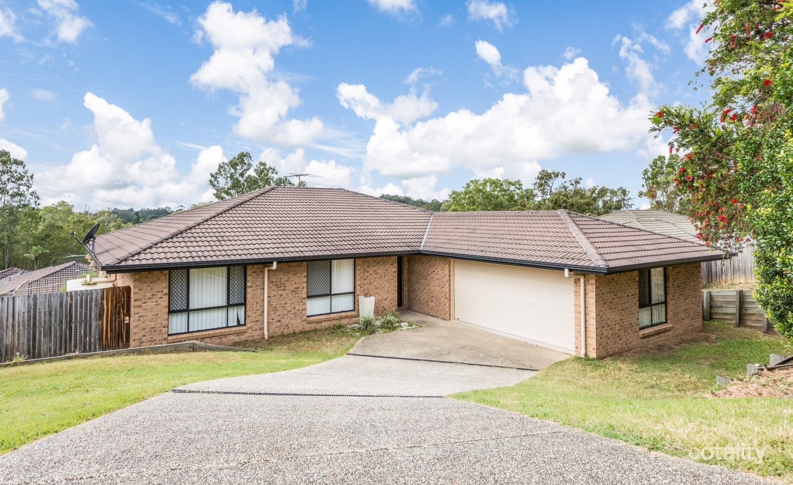 8 Dior Pl, Wulkuraka, QLD 4305
