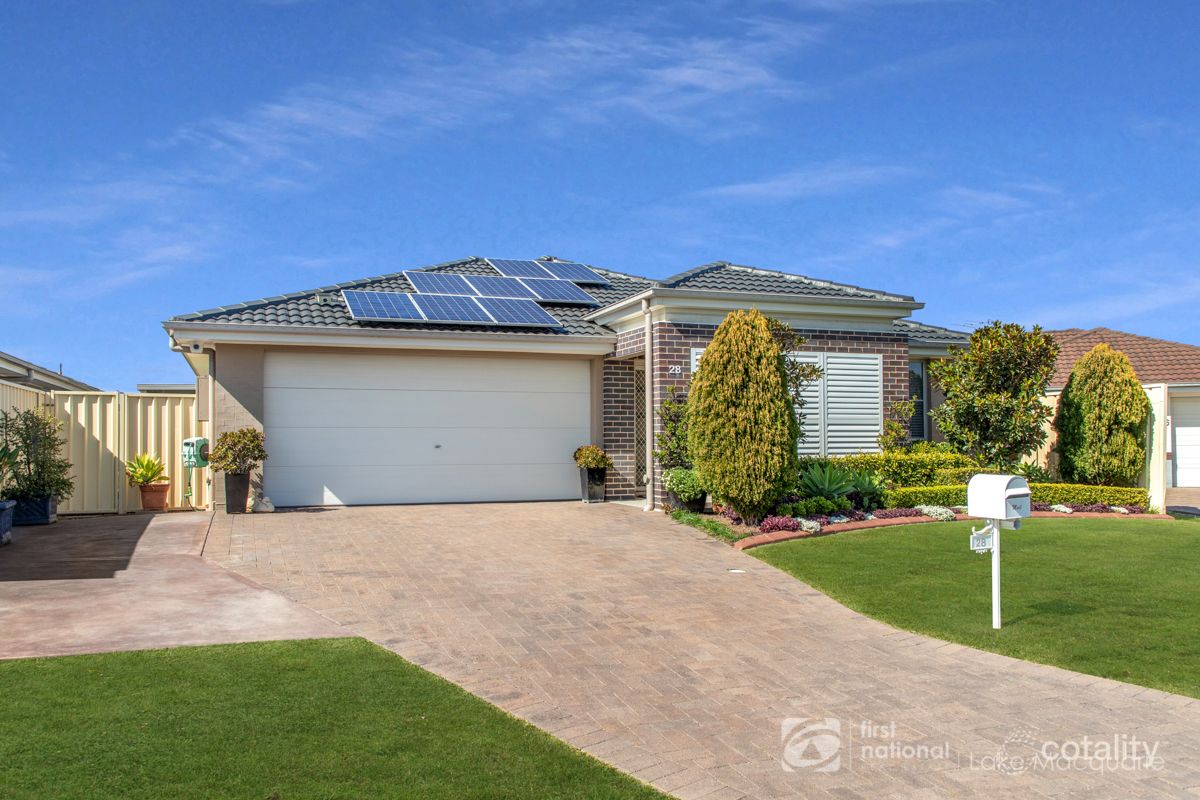 28 Lakeaire Cct, Cameron Park, NSW 2285