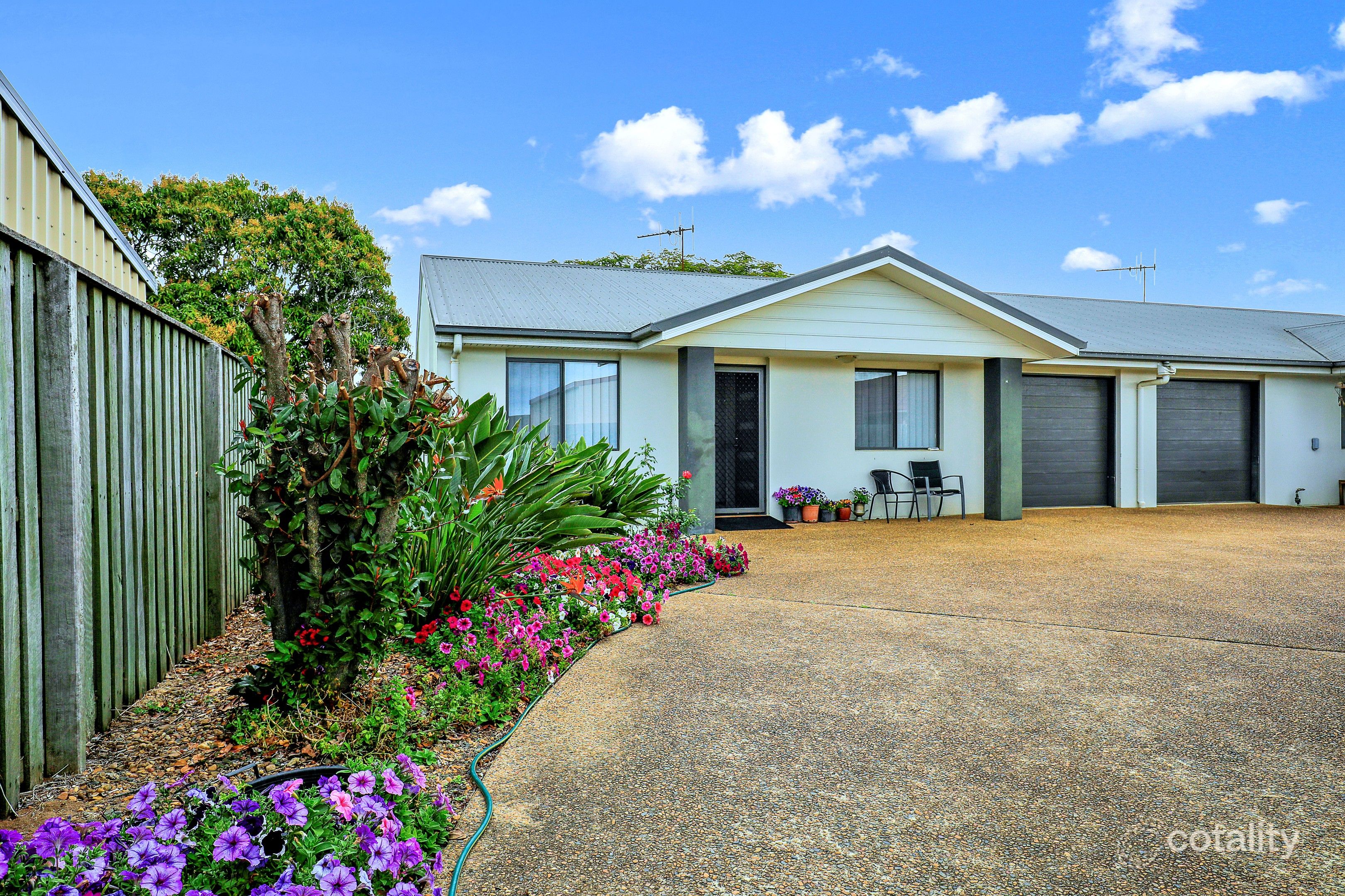 2/5 Keppel Cres, Thabeban, QLD 4670