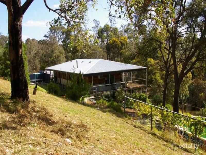 8 Dunnet Rd, Nannup, WA 6275