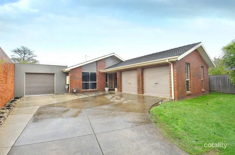 6 Brompton Pl, Alfredton, VIC 3350