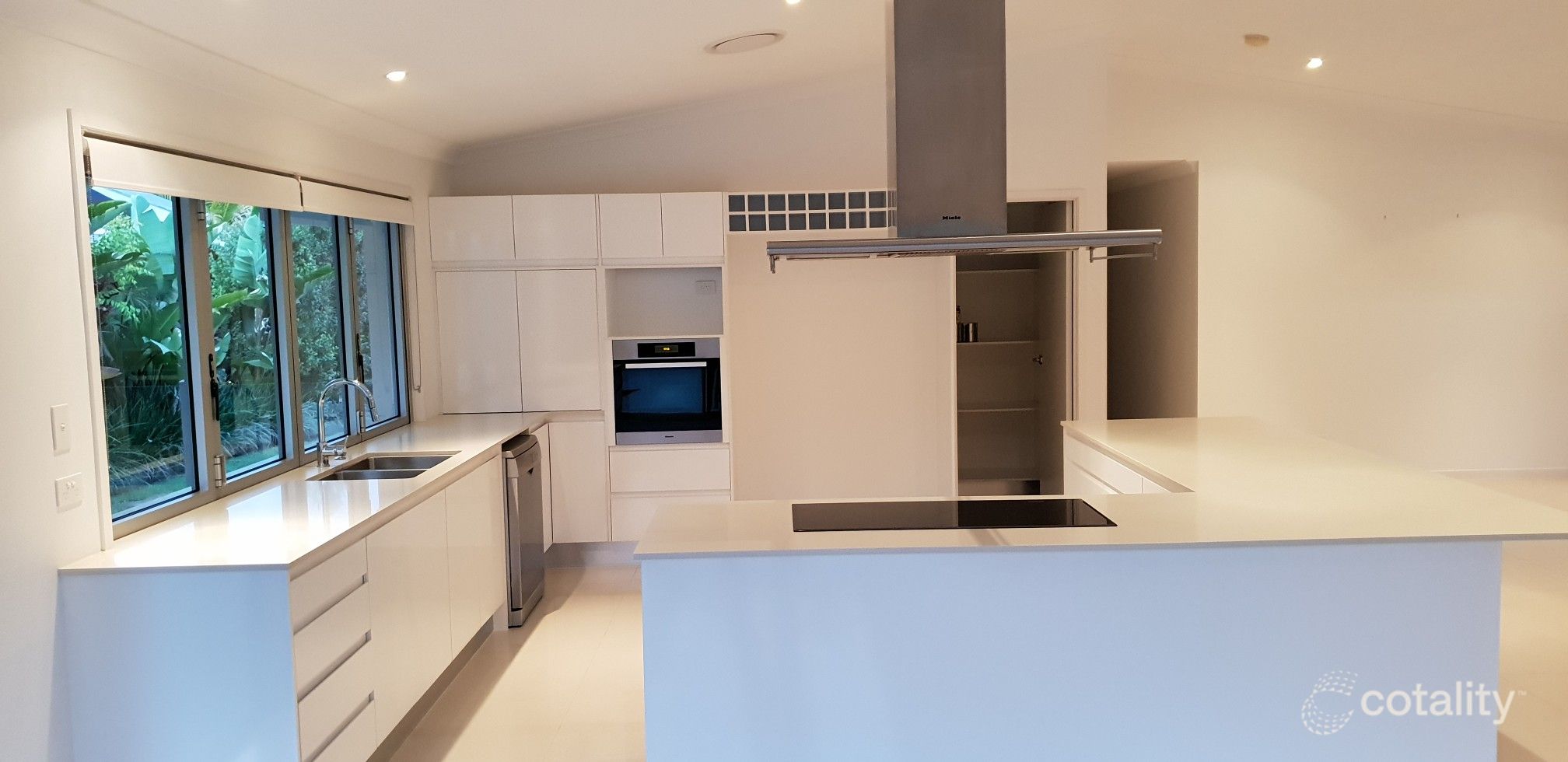 53 Honeyeater Dr, Burleigh Waters, QLD 4220