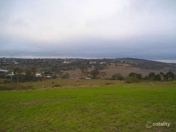 25 Mcshane Dr, Mount Kynoch, QLD 4350