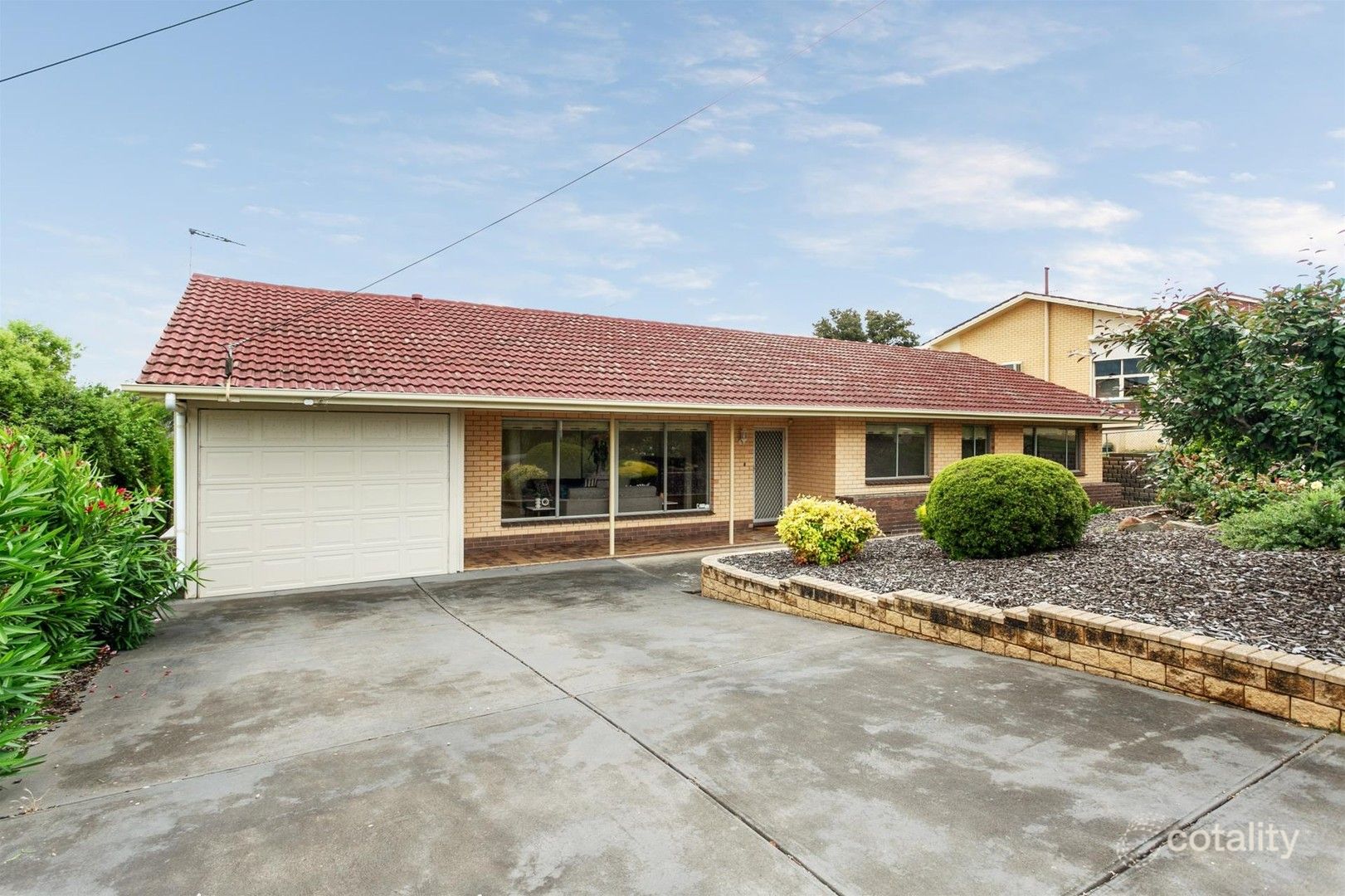 20 Yurilla Dr, Bellevue Heights, SA 5050